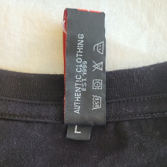 Black Boracay Graphic T-Shirt L - Picture 3 of 7